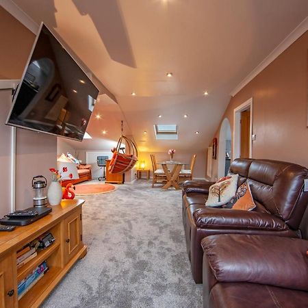 Premium 2Nd Floor 2 Bed Apt Sleeps 4 Adults In Oban Town מראה חיצוני תמונה