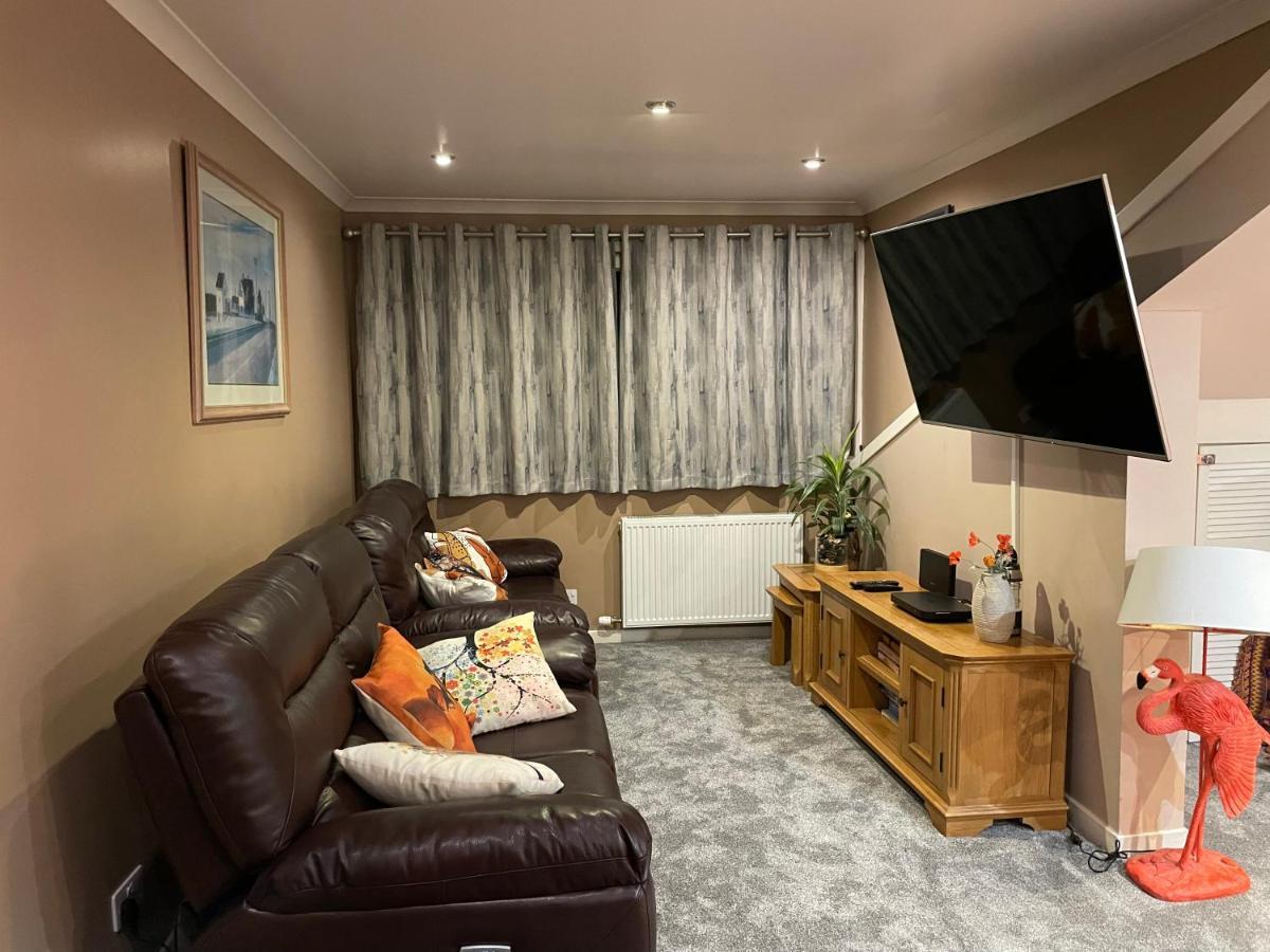 Premium 2Nd Floor 2 Bed Apt Sleeps 4 Adults In Oban Town מראה חיצוני תמונה