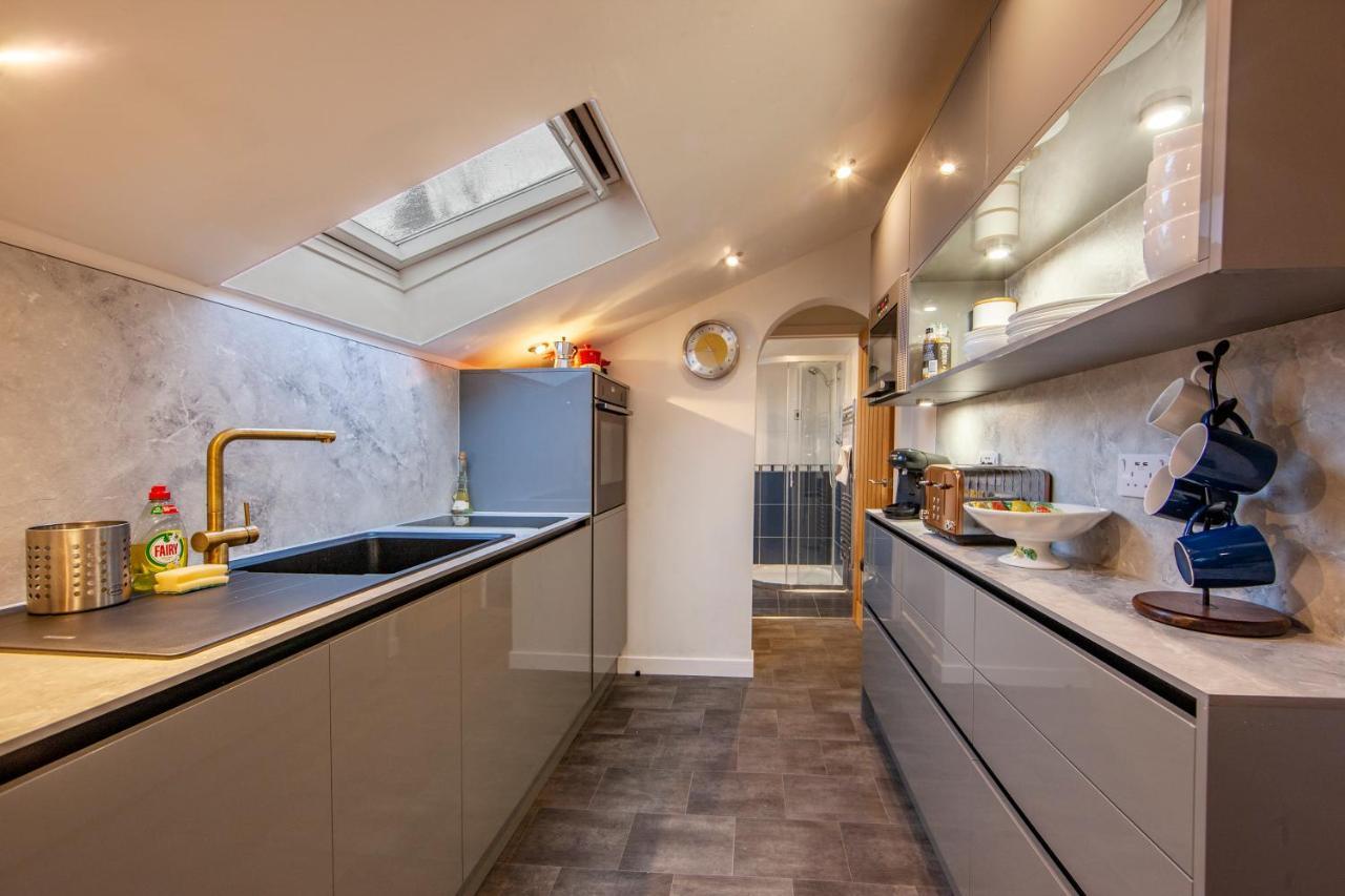 Premium 2Nd Floor 2 Bed Apt Sleeps 4 Adults In Oban Town מראה חיצוני תמונה
